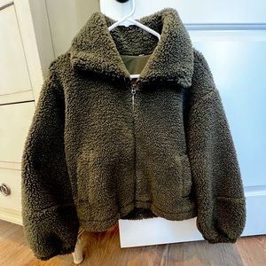 Lululemon, army green fleece jacket, size 2, excellent condition, worn once
